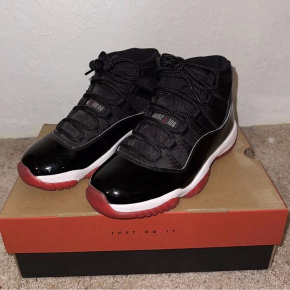 Air jordan 11 retro bred 2019. Size 7 men’s/8.5 wms - Picture 2 of 3